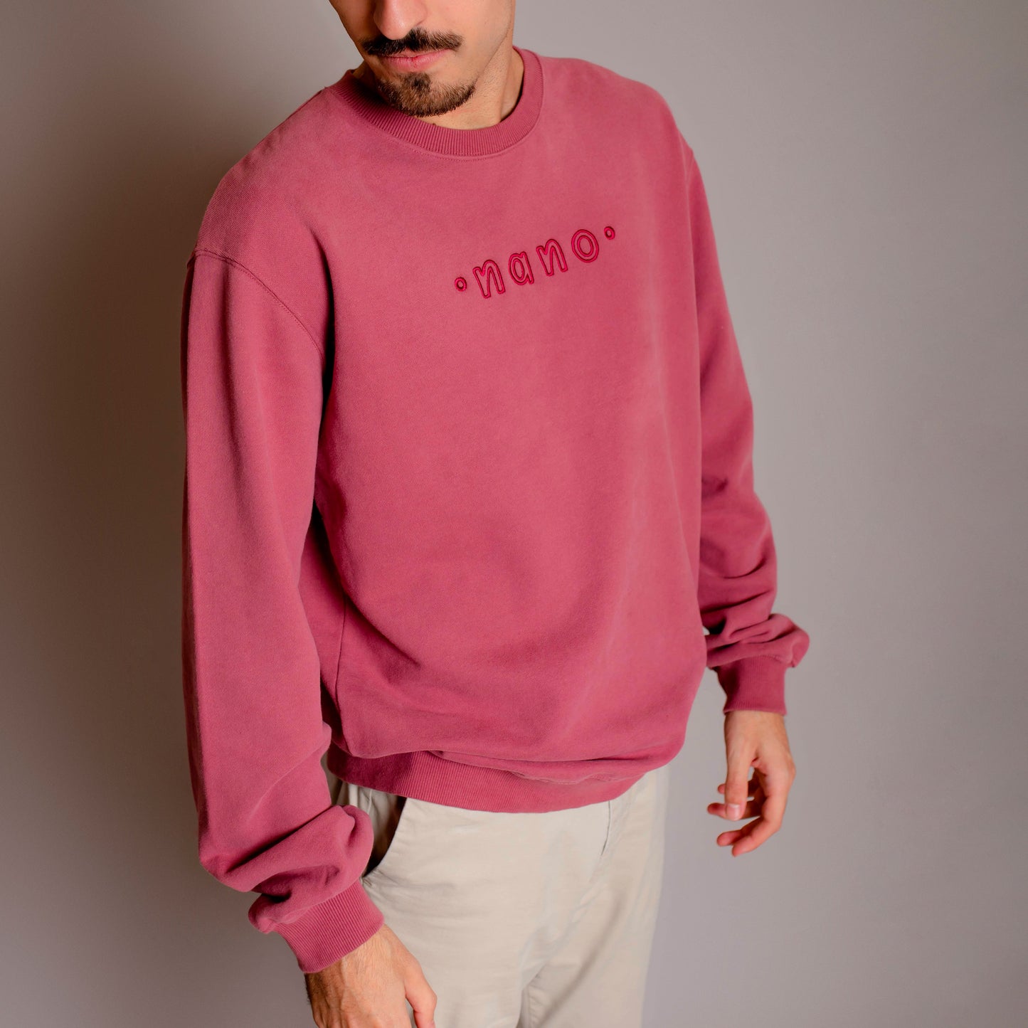 CREWNECK LETRAS PECHO BURDEOS